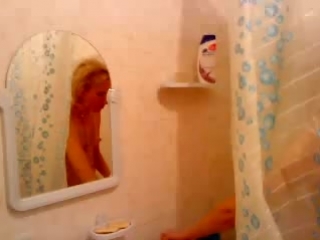 russian mom washing - peeping mature woman in the bath